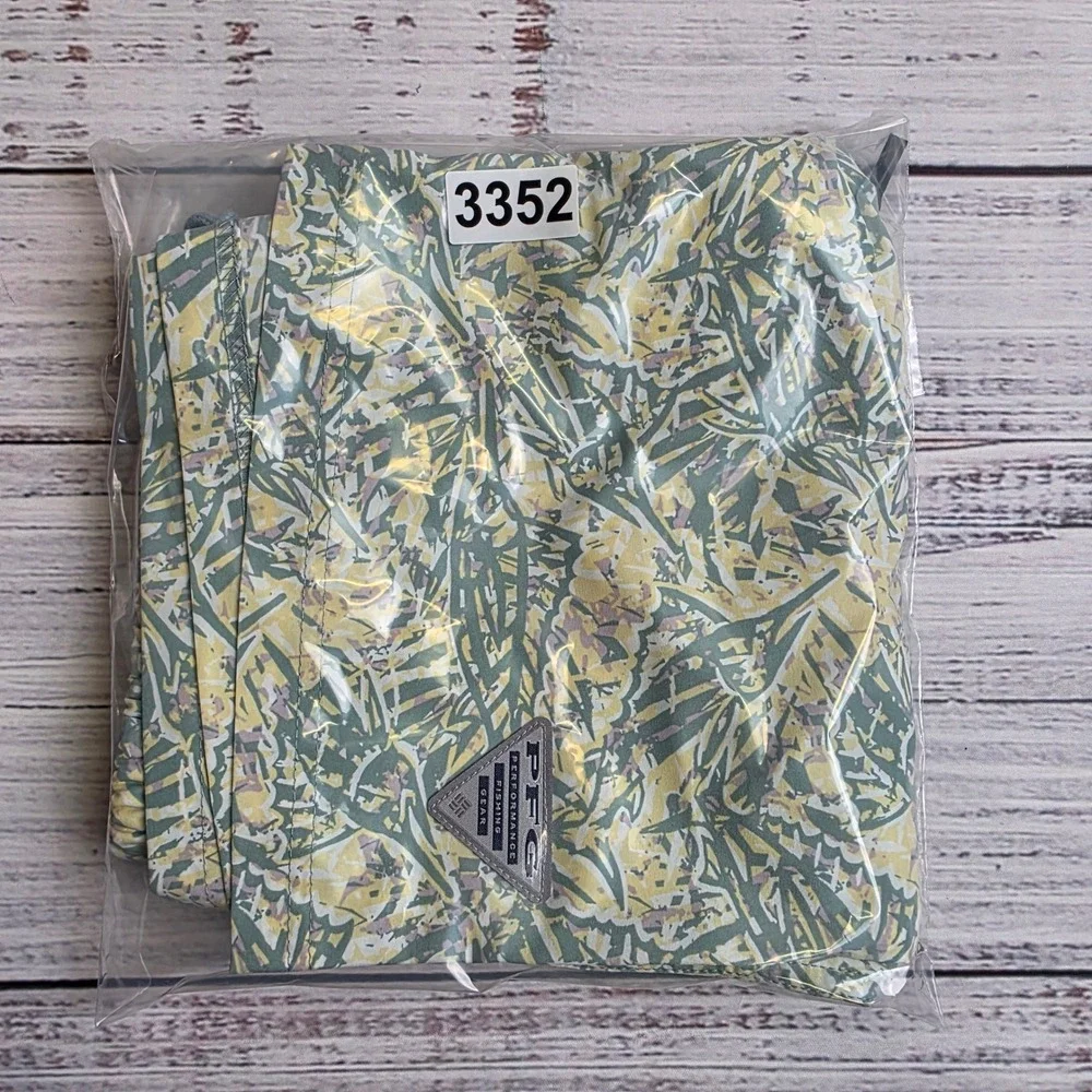Columbia PFG Rambler Printed Water Shorts Mens Small Green Yellow FM3173-758 NEW